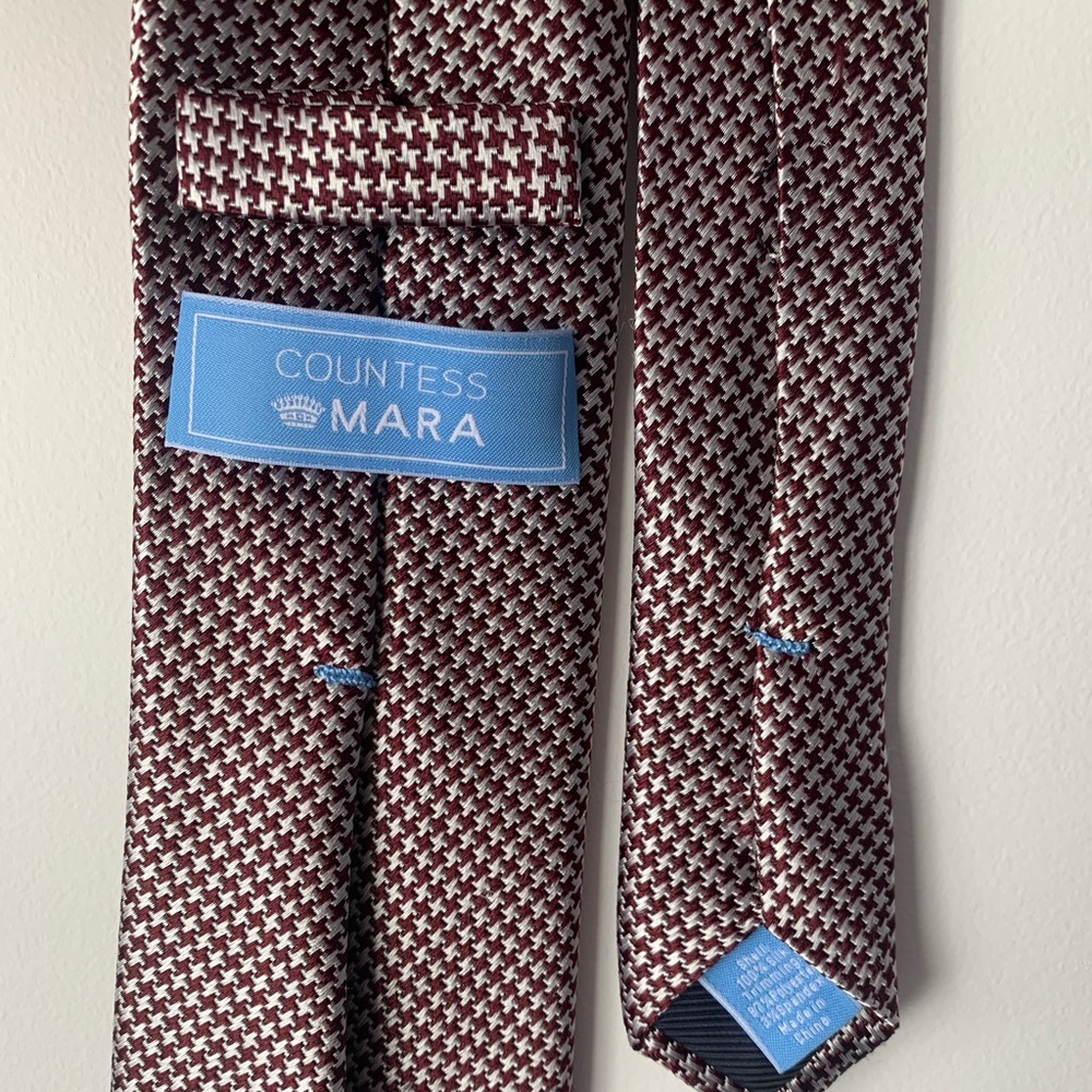 Sleek Gray and Maroon Tie - Picture 3 of 3